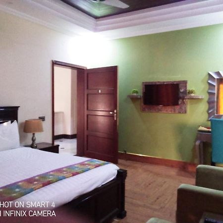 Al Burhan Express Hotel Lahore Luaran gambar