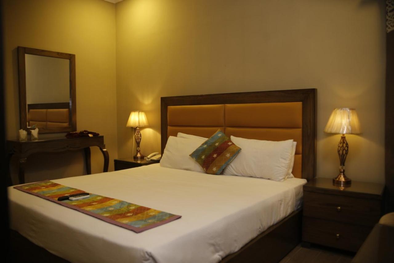 Al Burhan Express Hotel Lahore Luaran gambar