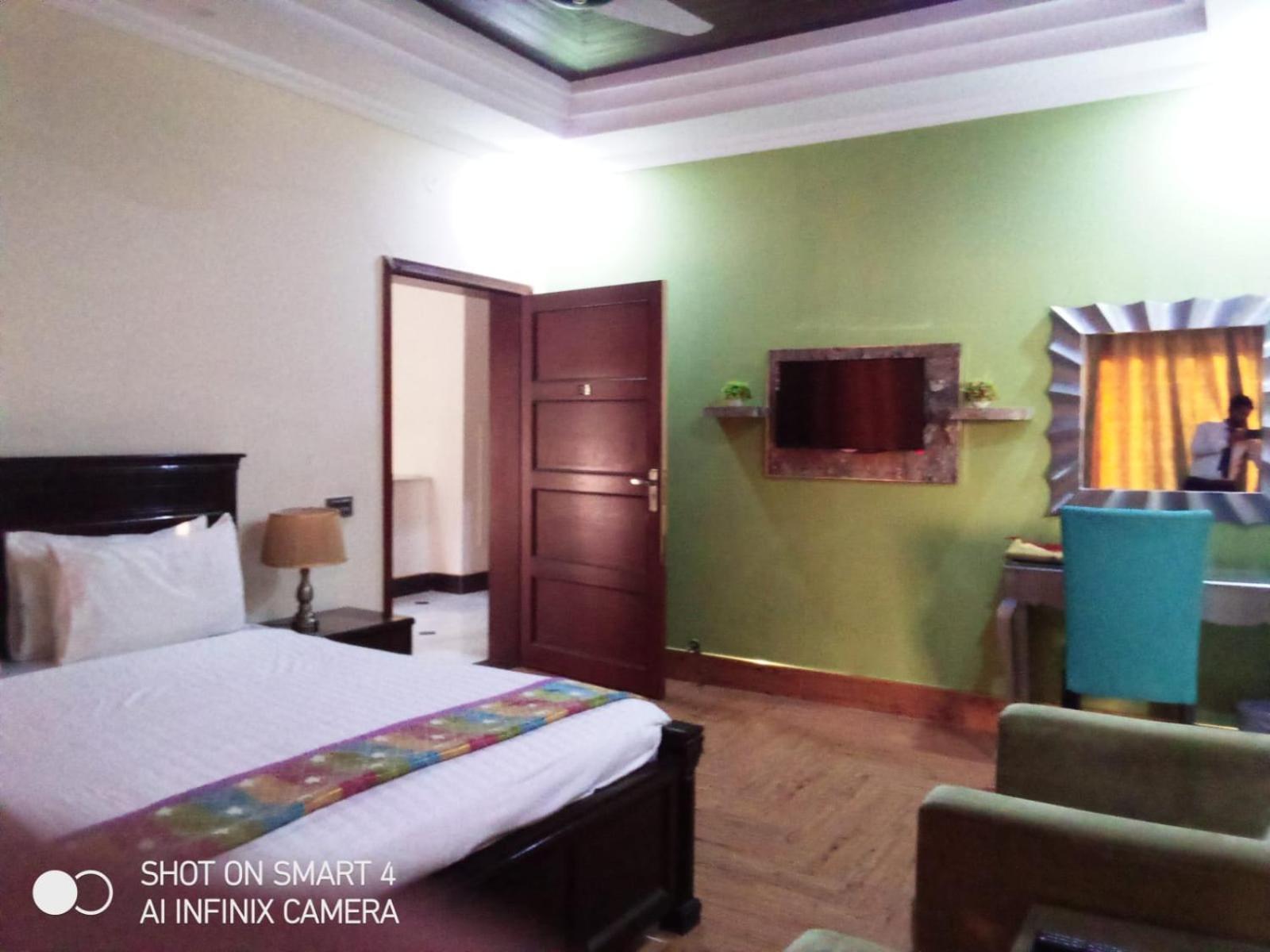 Al Burhan Express Hotel Lahore Luaran gambar