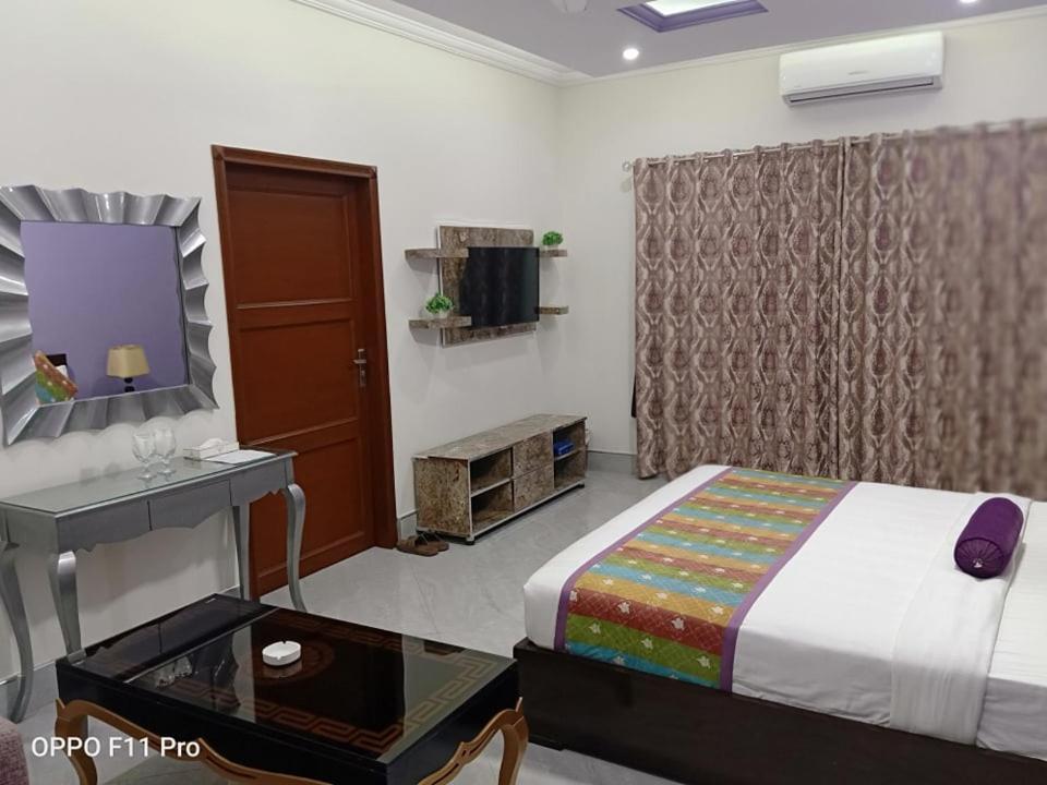 Al Burhan Express Hotel Lahore Luaran gambar
