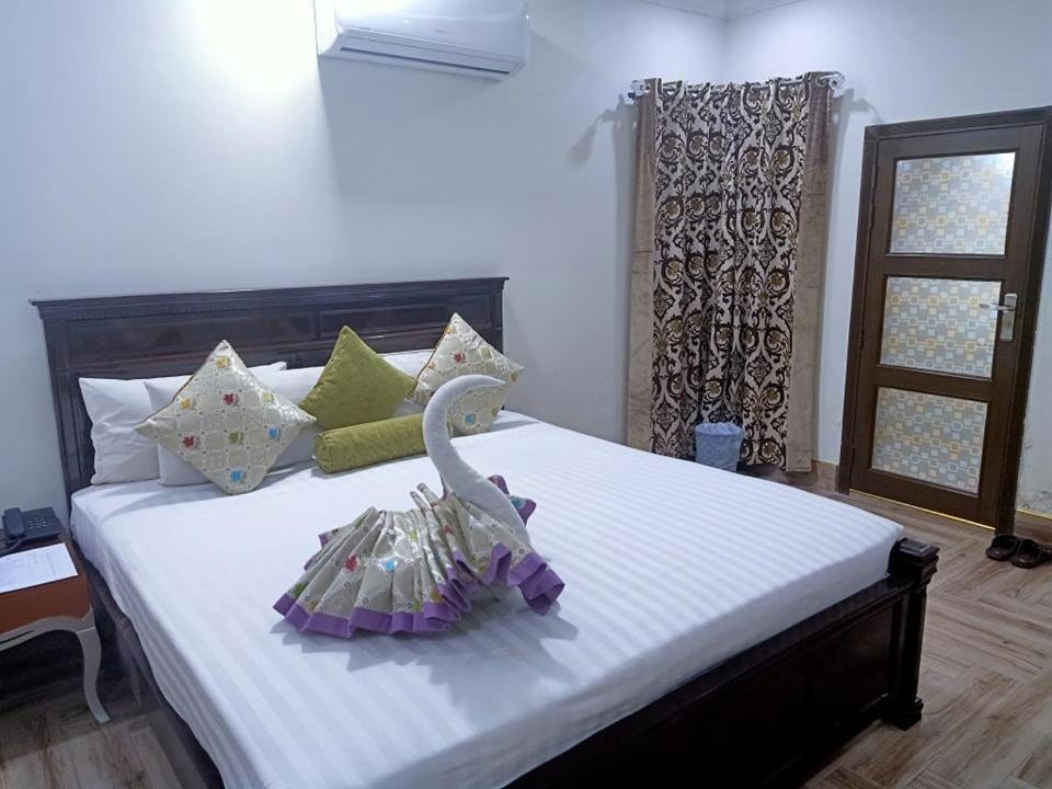 Al Burhan Express Hotel Lahore Luaran gambar