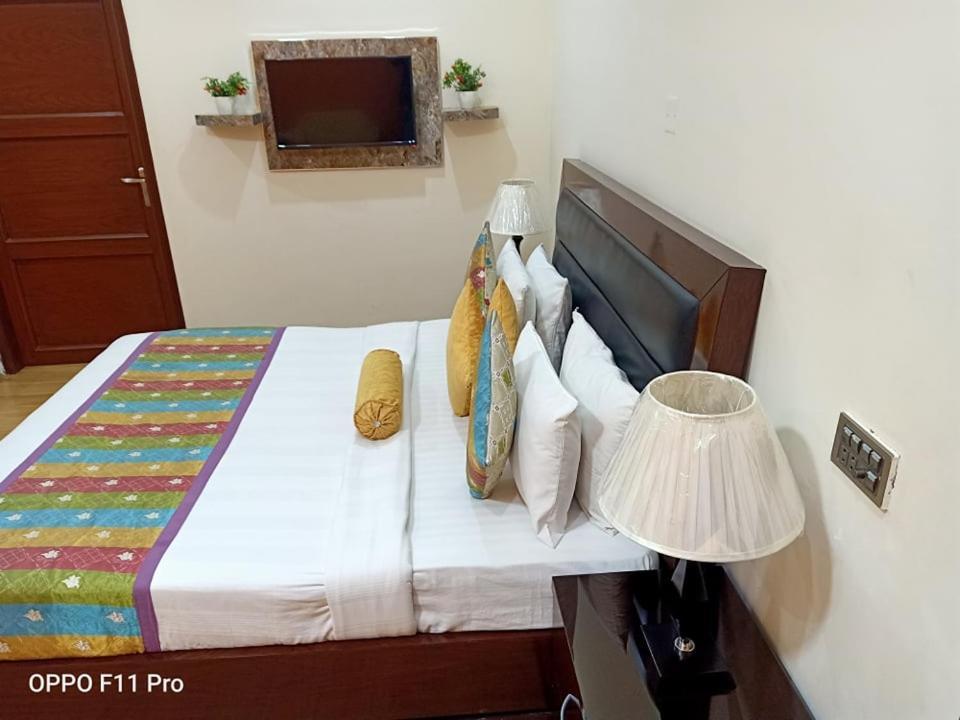 Al Burhan Express Hotel Lahore Luaran gambar