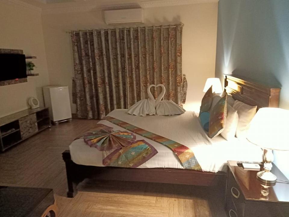 Al Burhan Express Hotel Lahore Luaran gambar