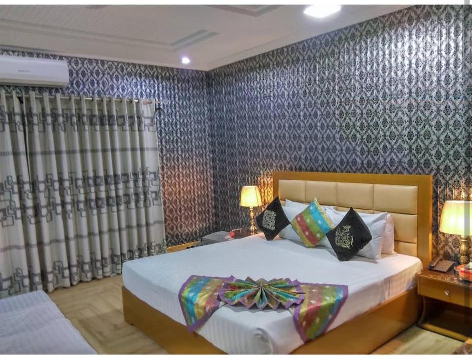 Al Burhan Express Hotel Lahore Luaran gambar