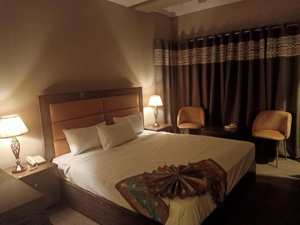 Al Burhan Express Hotel Lahore Luaran gambar